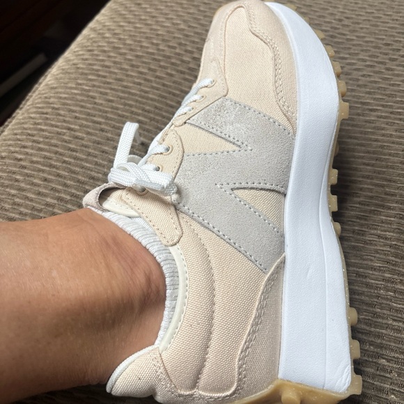 New Balance 327 Women's Macadamia Nut Sneakers - Picture 7 of 9